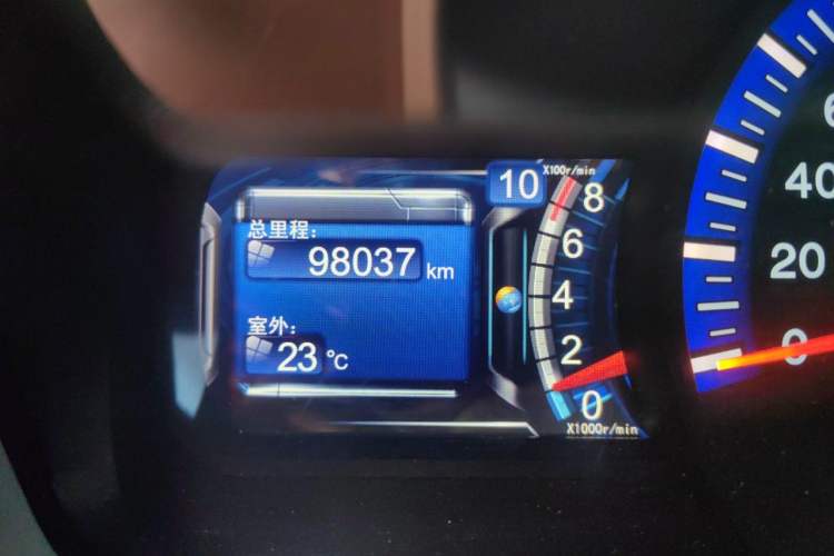 Used BYD G6 2013 1.5TI Manual Luxury Model Odometer Close Up