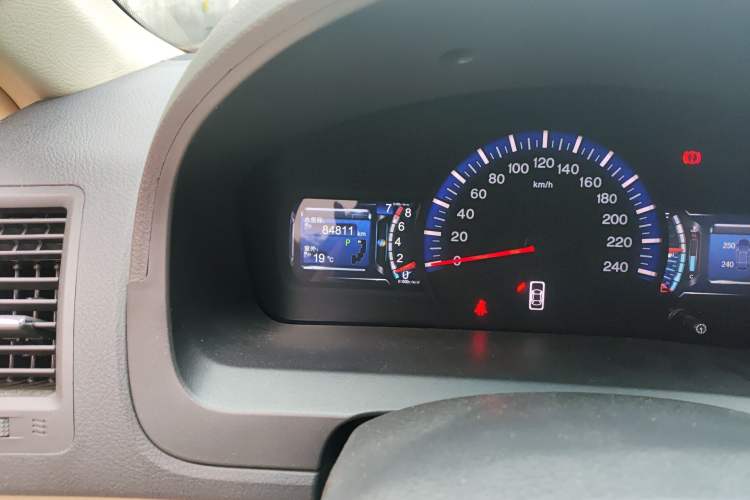 Used BYD G6 2013 1.5TID Automatic Luxury Model Odometer Close Up