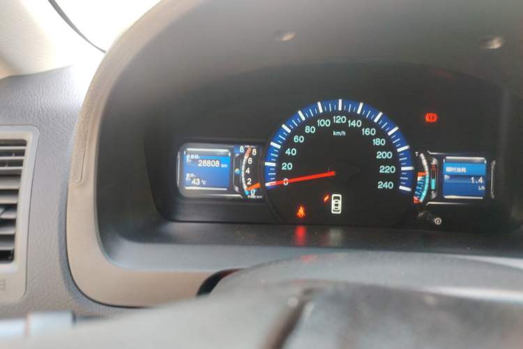 Used BYD G6 2013 2.0L Manual Luxury Version Odometer Close Up