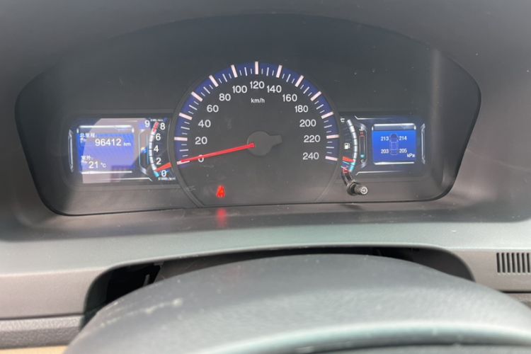 Used BYD G6 2013 2.0L Manual Luxury Version Odometer Close Up