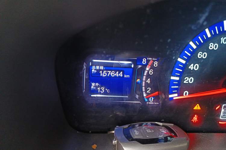 Used BYD G6 2013 2.0L Manual Luxury Version Odometer Close Up