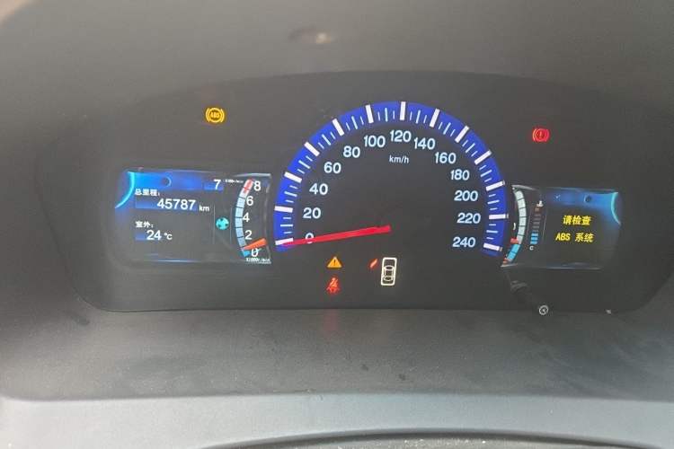 Used BYD G6 2013 1.5TI Manual Luxury Model Odometer Close Up