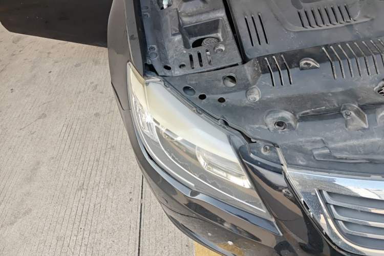 Used BYD G6 2013 2.0L Manual Luxury Version Right Front Headlight