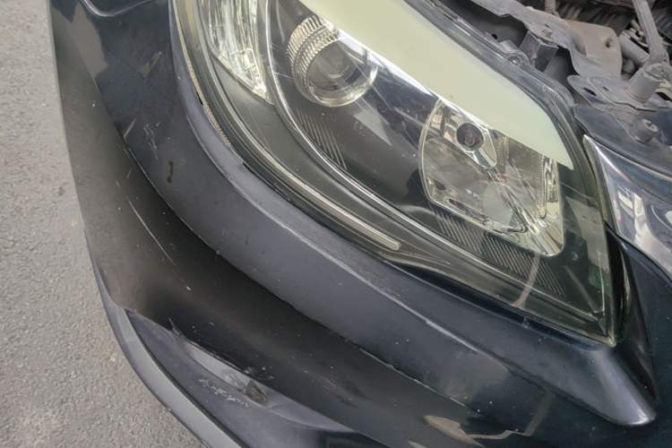 Used BYD G6 2013 2.0L Manual Luxury Version Right Front Headlight