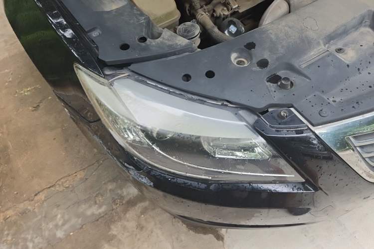 Used BYD G6 2013 1.5TI Manual Luxury Model Right Front Headlight