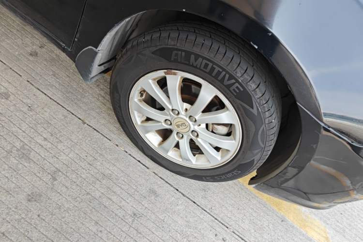 Used BYD G6 2013 2.0L Manual Luxury Version Right Front Wheel Hub