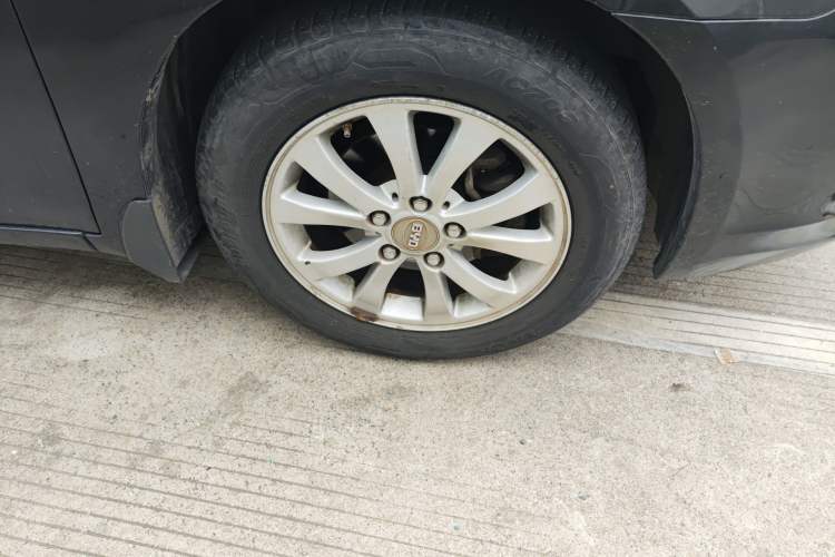 Used BYD G6 2013 1.5TID Automatic Luxury Model Right Front Wheel Hub