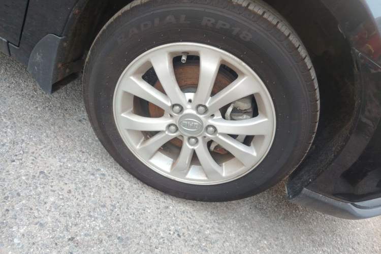 Used BYD G6 2013 2.0L Manual Luxury Version Right Front Wheel Hub