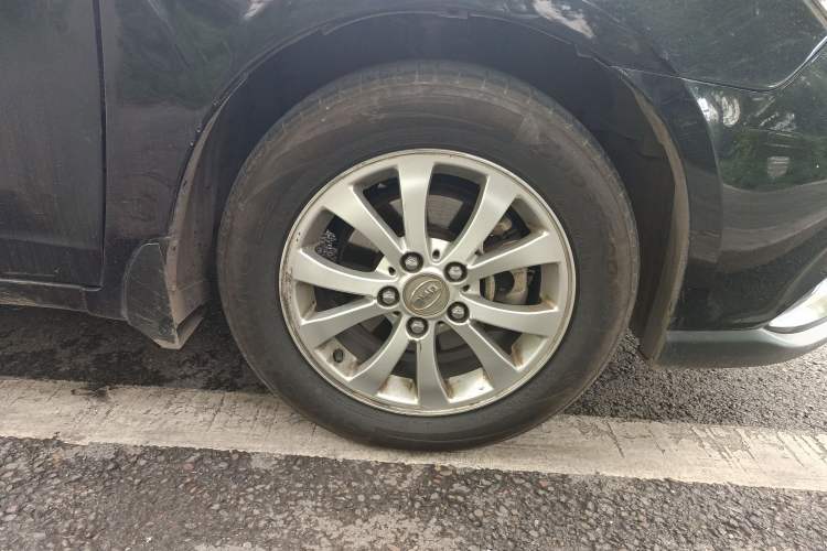 Used BYD G6 2013 2.0L Manual Luxury Version Right Front Wheel Hub