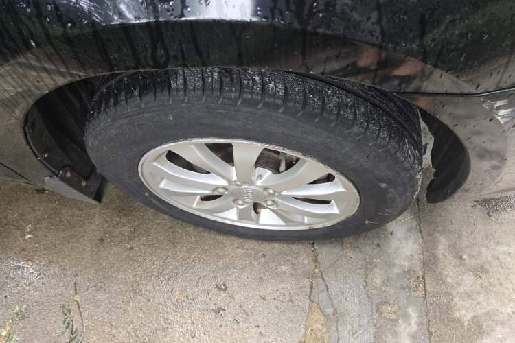Used BYD G6 2013 1.5TI Manual Luxury Model Right Front Wheel Hub