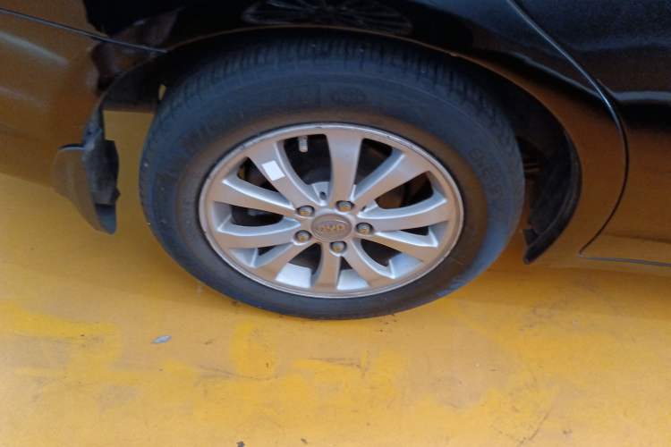 Used BYD G6 2013 1.5TI Manual Luxury Model Right Rear Wheel Hub