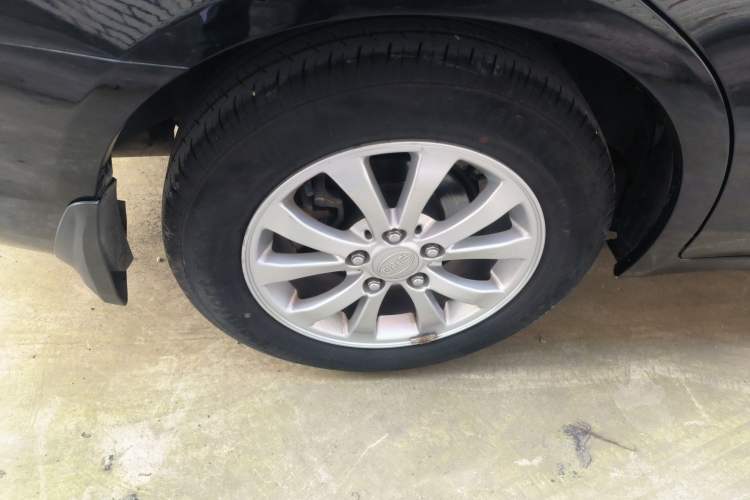 Used BYD G6 2013 1.5TI Manual Luxury Model Right Rear Wheel Hub