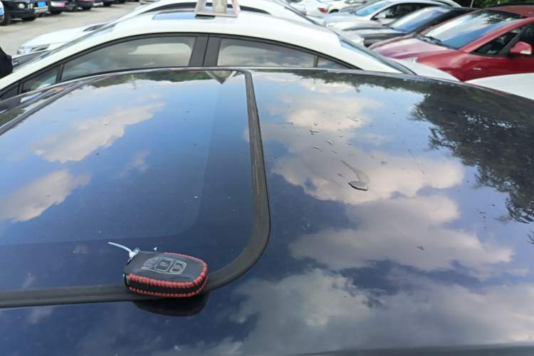 Used BYD G6 2013 1.5TI Manual Luxury Model Roof