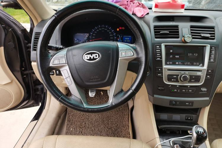 Used BYD G6 2013 2.0L Manual Luxury Version Steering Wheel