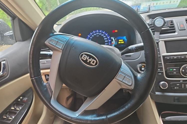 Used BYD G6 2013 1.5TI Manual Luxury Model Steering Wheel