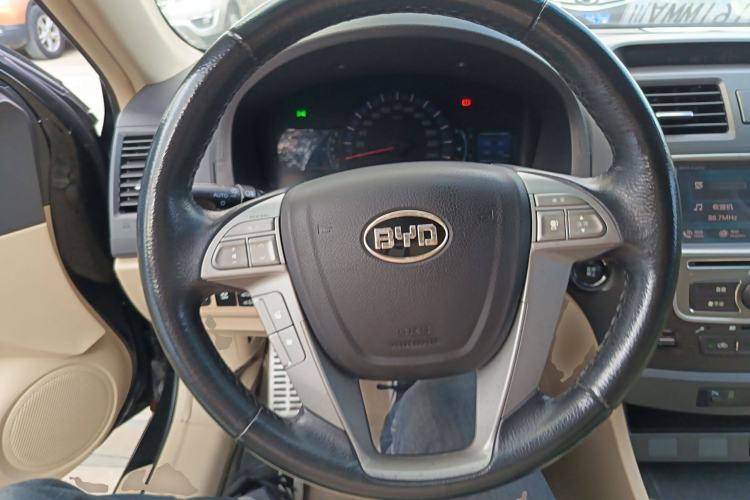 Used BYD G6 2013 1.5TI Manual Luxury Model Steering Wheel