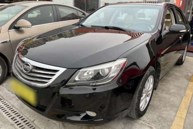 Used BYD G6 2013 2.0L Manual Luxury Version