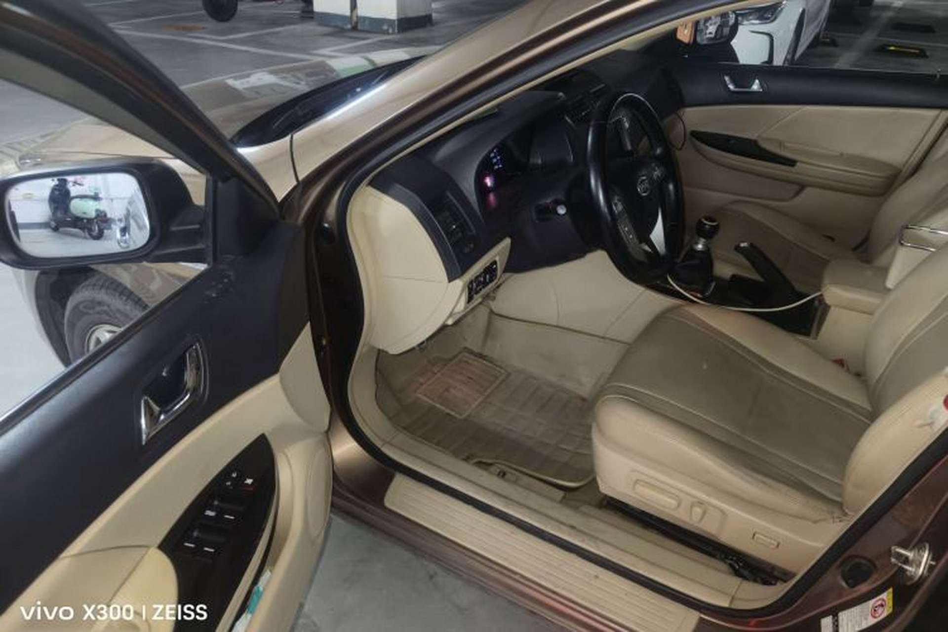 Used BYD G6 2013 1.5TI Manual Luxury Model Driver Seat
