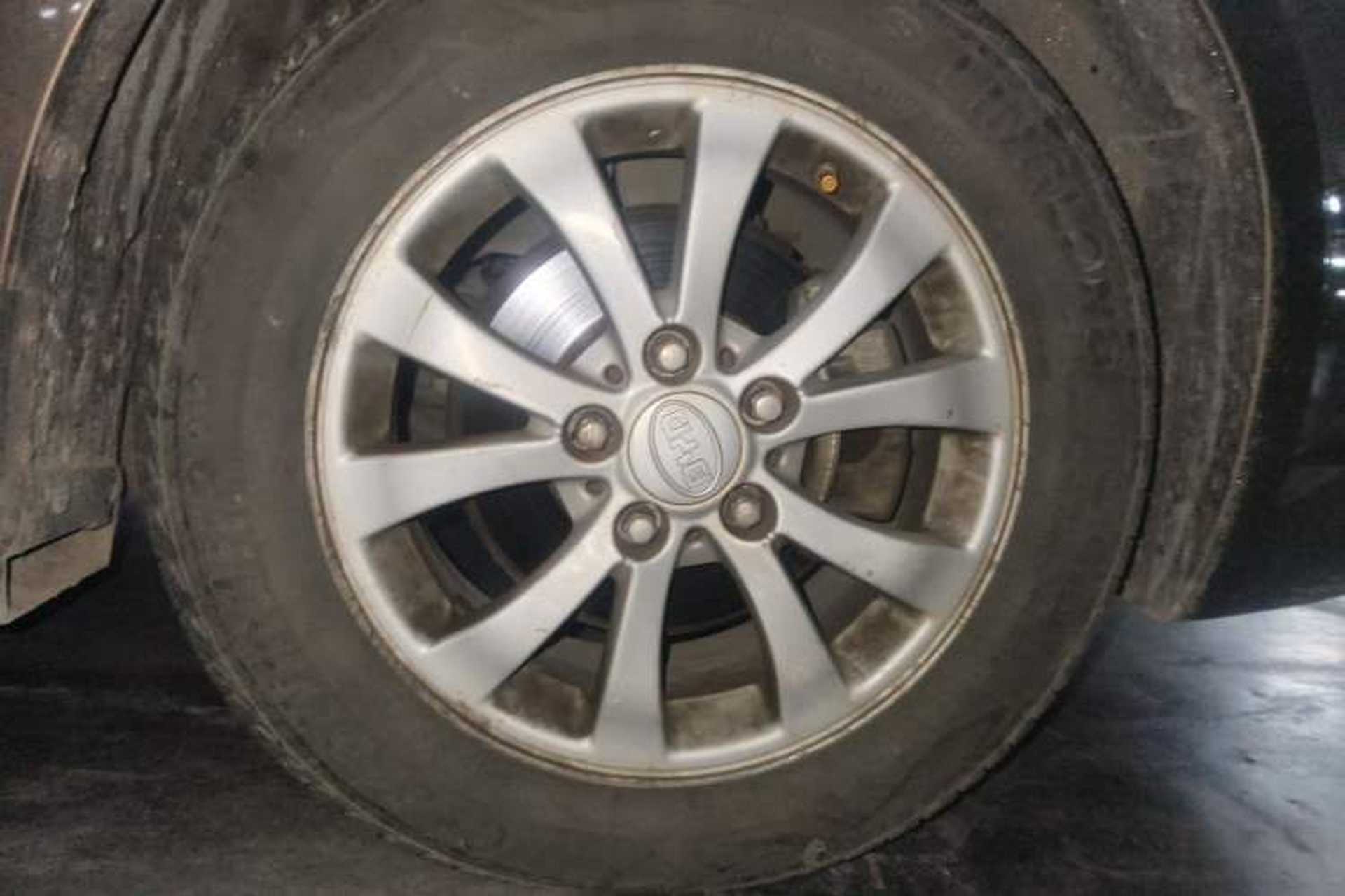 Used BYD G6 2013 1.5TI Manual Luxury Model Right Front Wheel Hub