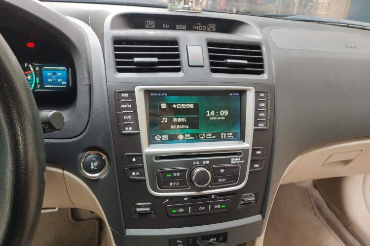 Used BYD G6 2013 1.5TID Automatic Luxury Model Audio And AC Panel
