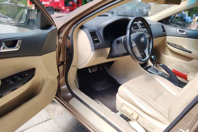 Used BYD G6 2013 1.5TID Automatic Luxury Model Driver Seat