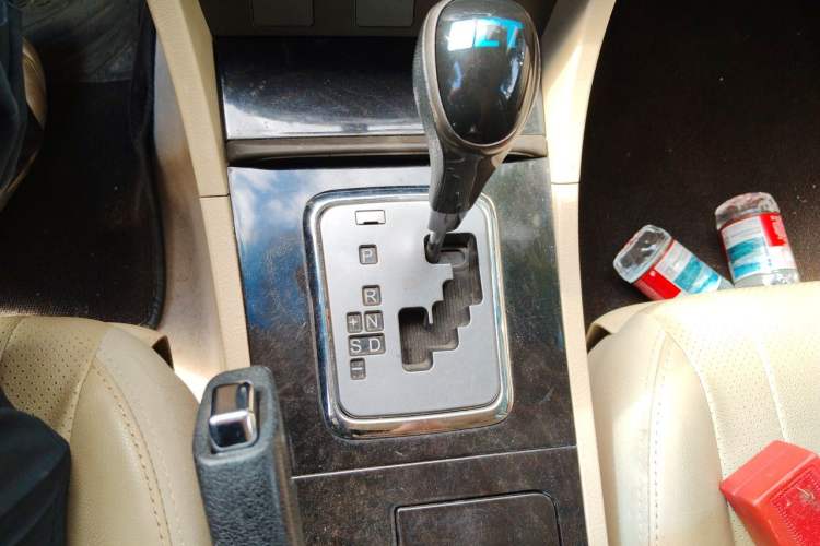 Used BYD G6 2013 1.5TID Automatic Luxury Model Gear Lever