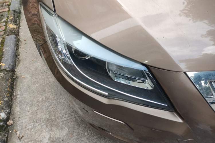 Used BYD G6 2013 1.5TID Automatic Luxury Model Right Front Headlight