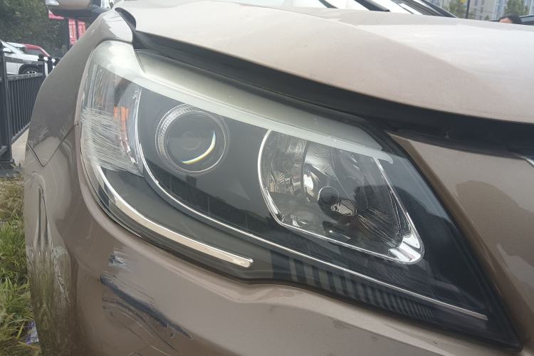Used BYD G6 2013 1.5TI Manual Luxury Model Right Front Headlight