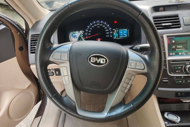 Used BYD G6 2013 1.5TID Automatic Luxury Model Steering Wheel