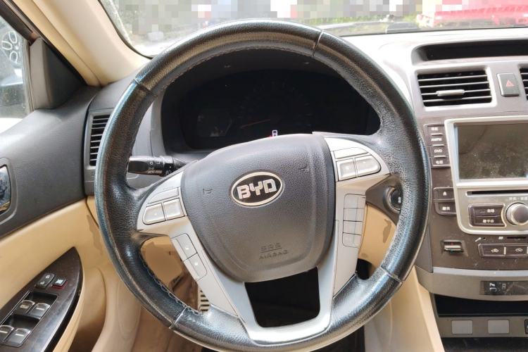 Used BYD G6 2013 1.5TID Automatic Luxury Model Steering Wheel