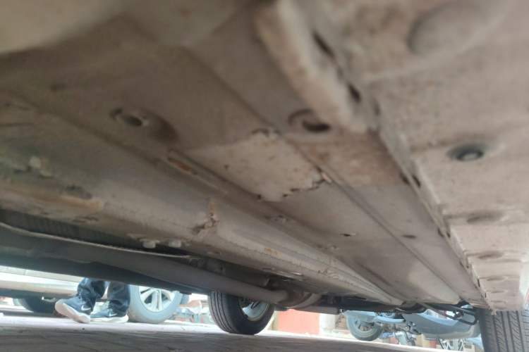 Used BYD G6 2013 2.0L Manual Luxury Version Chassis Front Left