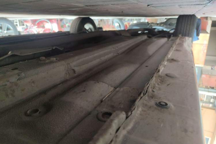 Used BYD G6 2013 2.0L Manual Luxury Version Chassis Front Right