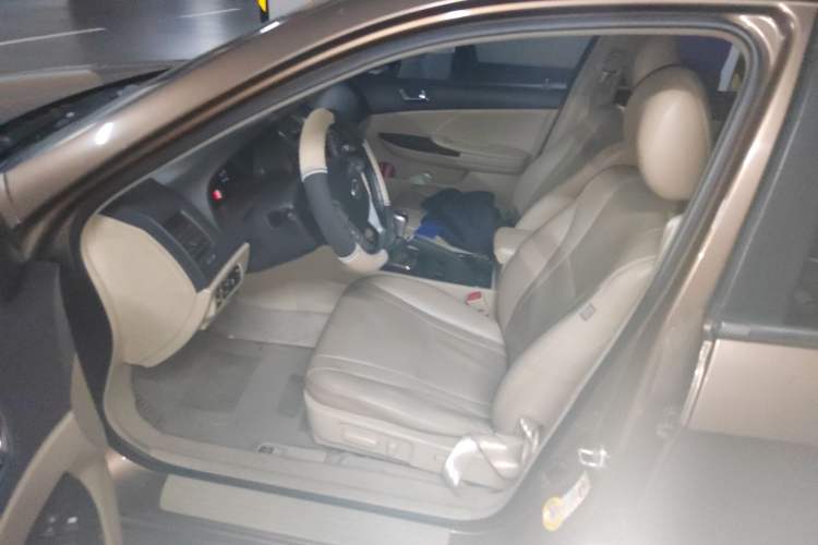 Used BYD G6 2013 2.0L Manual Luxury Version Driver Seat
