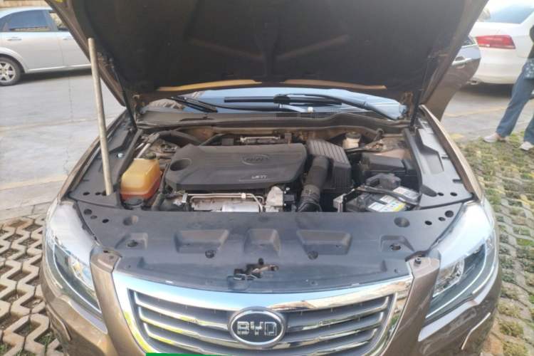 Used BYD G6 2013 1.5TID Automatic Luxury Model Engine Bay