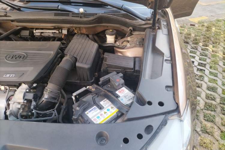 Used BYD G6 2013 1.5TID Automatic Luxury Model Engine Bay Left