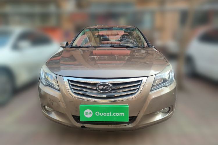Used BYD G6 2013 2.0L Manual Luxury Version Front