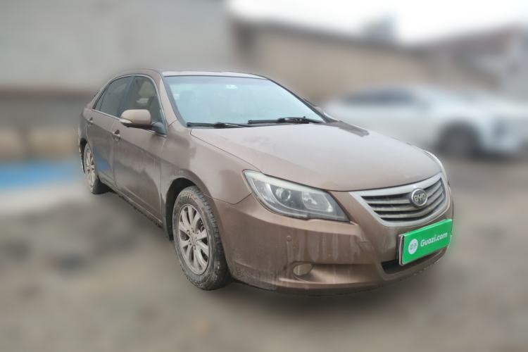 Used BYD G6 2013 1.5TI Manual Luxury Model Front Right 45 Deg