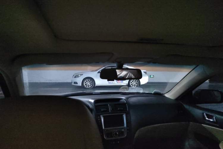 Used BYD G6 2013 2.0L Manual Luxury Version Headliner