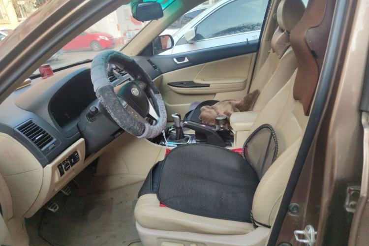 Used BYD G6 2013 2.0L Manual Luxury Version Left Front Seat