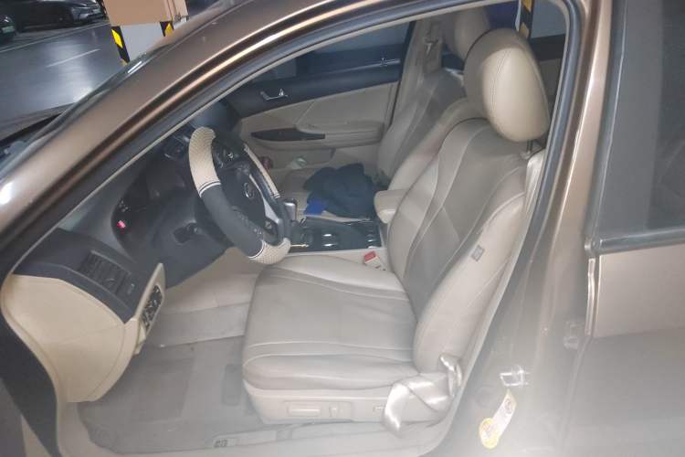 Used BYD G6 2013 2.0L Manual Luxury Version Left Front Seat