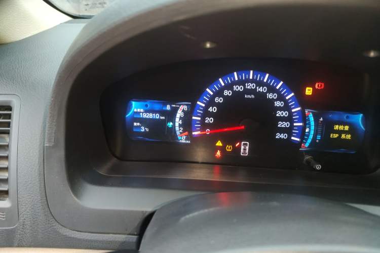 Used BYD G6 2013 1.5TI Manual Luxury Model Odometer Close Up