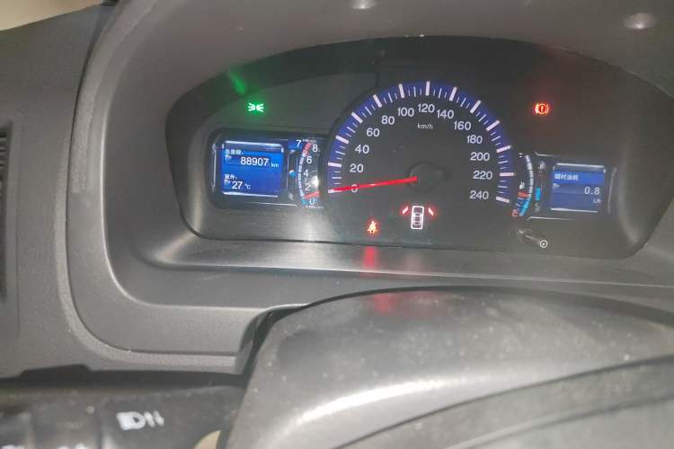 Used BYD G6 2013 2.0L Manual Luxury Version Odometer Close Up