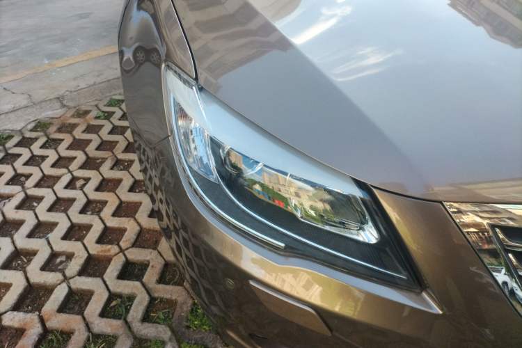 Used BYD G6 2013 1.5TID Automatic Luxury Model Right Front Headlight