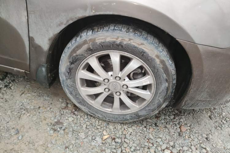 Used BYD G6 2013 1.5TI Manual Luxury Model Right Front Wheel Hub