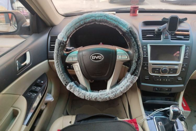 Used BYD G6 2013 2.0L Manual Luxury Version Steering Wheel