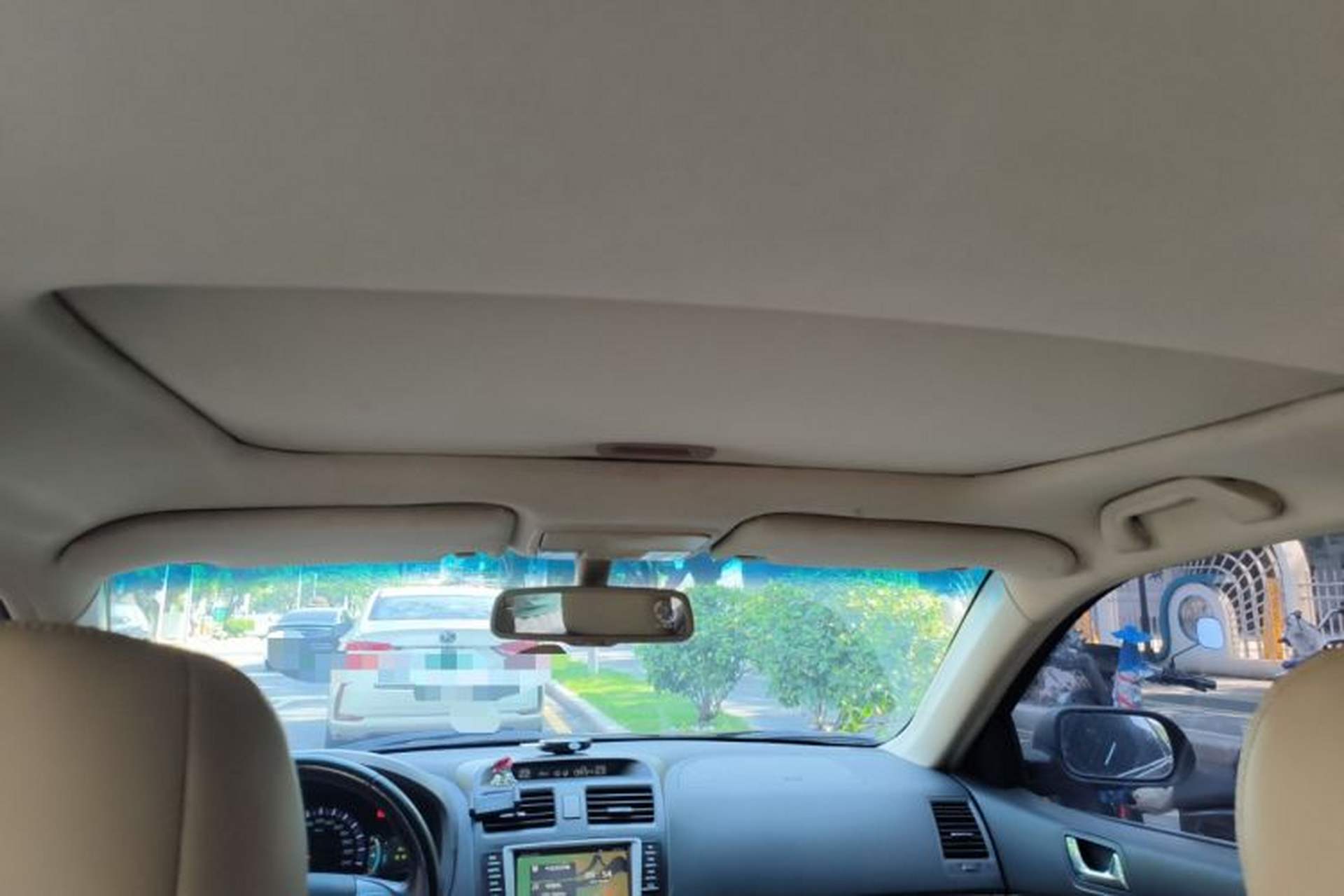 Used BYD G6 2013 2.0L Manual Luxury Version Headliner