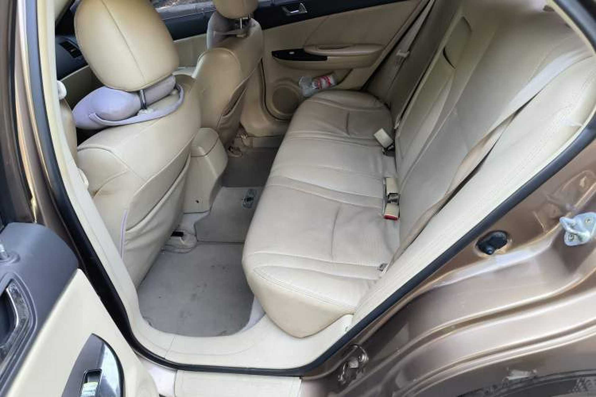 Used BYD G6 2013 2.0L Manual Luxury Version Left Rear Seat