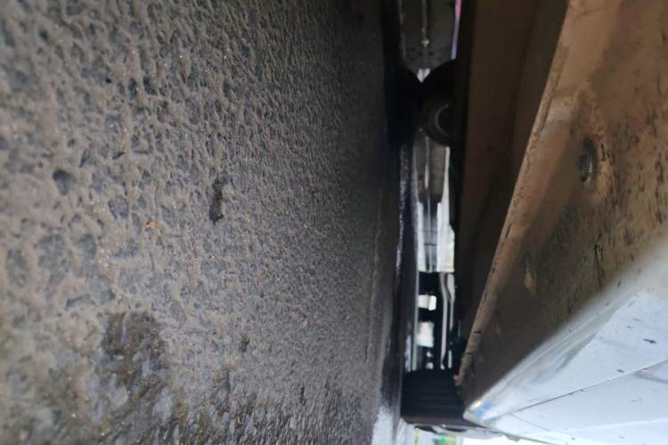 Used BYD G6 2013 2.0L Manual Luxury Version Chassis Front Left