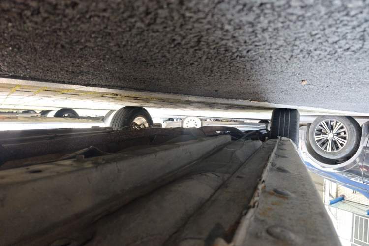 Used BYD G6 2013 2.0L Manual Luxury Version Chassis Front Right