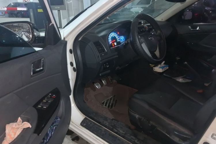 Used BYD G6 2013 2.0L Manual Luxury Version Driver Seat